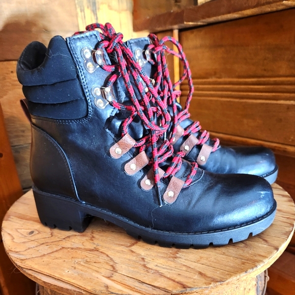 Mudd Shoes - MUDD BLACK COMBAT BOOTS WITH RED AND BLACK SHOE LACES
